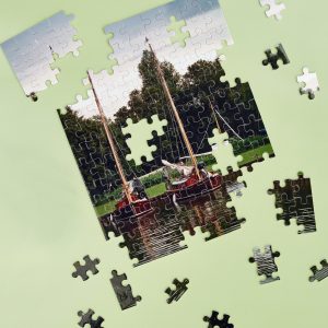 Photo-Jigsaw-on-green 2